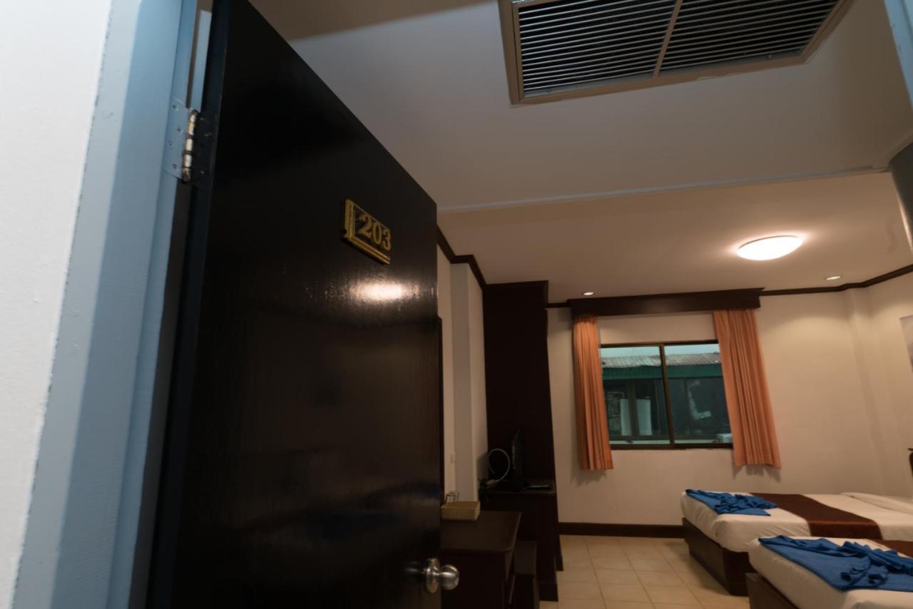 Knock Knock Beach Boutique Hotel Patong Ngoại thất bức ảnh