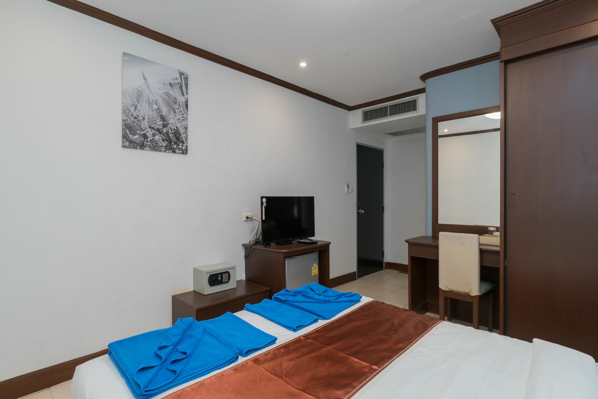 Knock Knock Beach Boutique Hotel Patong Ngoại thất bức ảnh